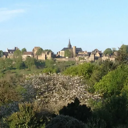 Ecrin De Verdure بيت ضيافة Sainte-Suzanne (Mayenne)