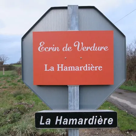 Ecrin De Verdure בית הארחה 3*