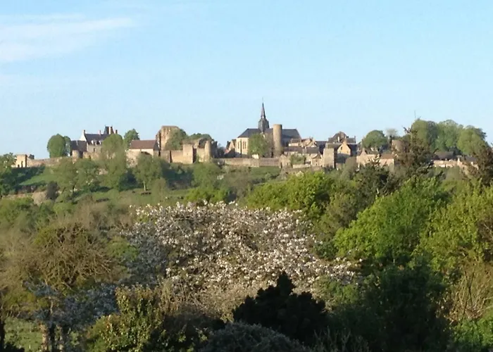 Ecrin De Verdure Gasthof Sainte-Suzanne (Mayenne)